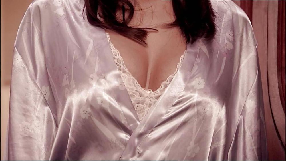 25P Kacey Barnfield UK Babe