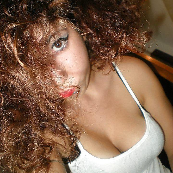 12P Italian selfshot girl