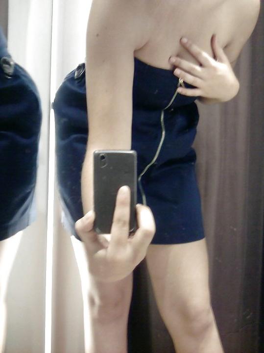 12P Italian selfshot girl