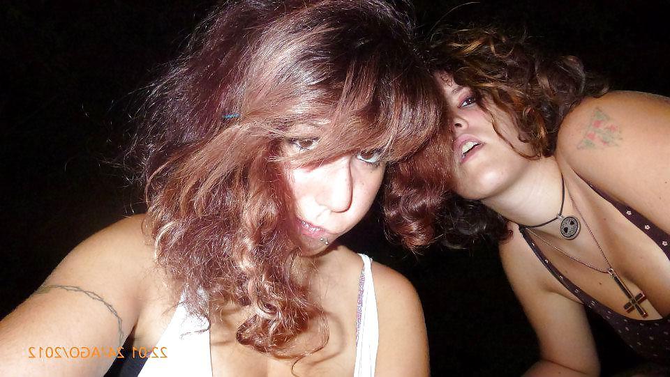 12P Italian selfshot girl