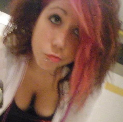 12P Italian selfshot girl