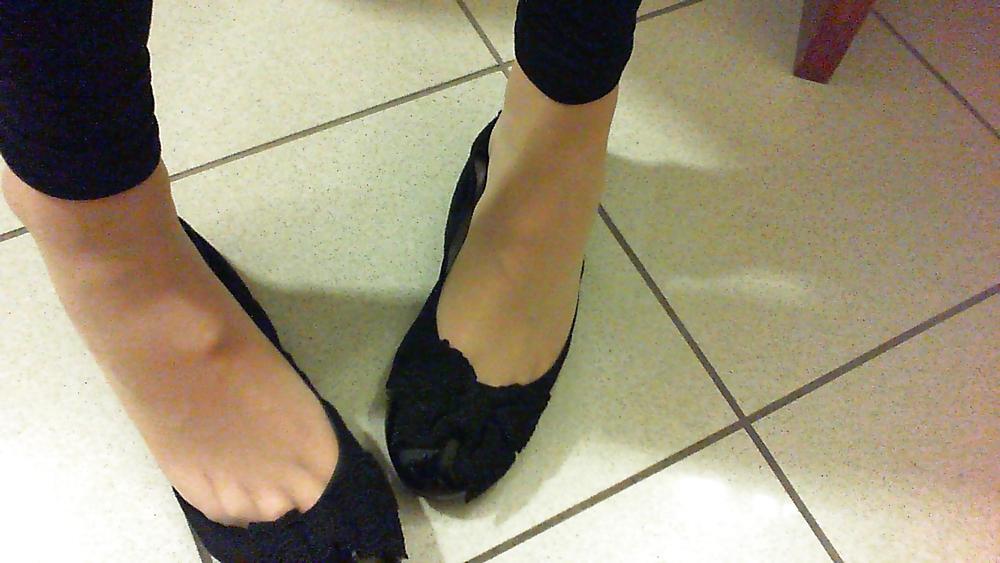 20P Feet in ballarina shoes  pantyhose leggins  knee high