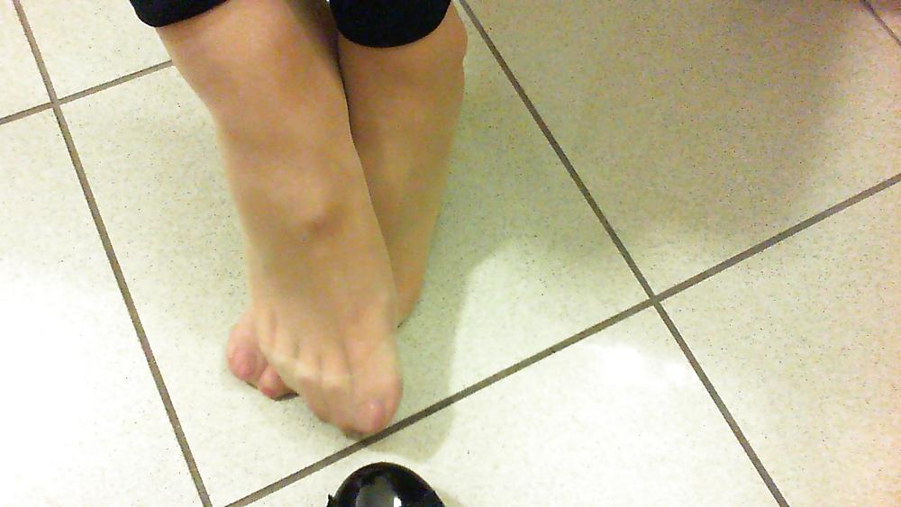 20P Feet in ballarina shoes  pantyhose leggins  knee high