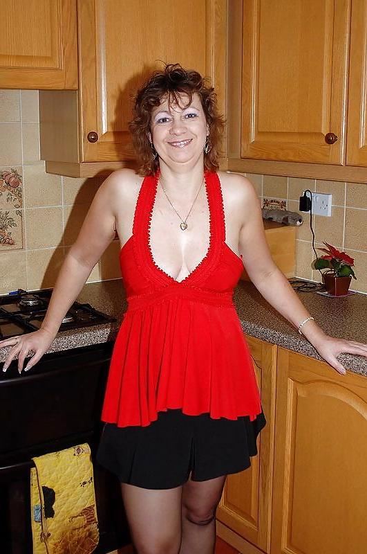 8P Mature in stockings
