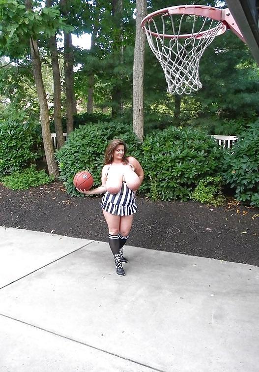 8P Sexy bbw maria wants to bounce your balls