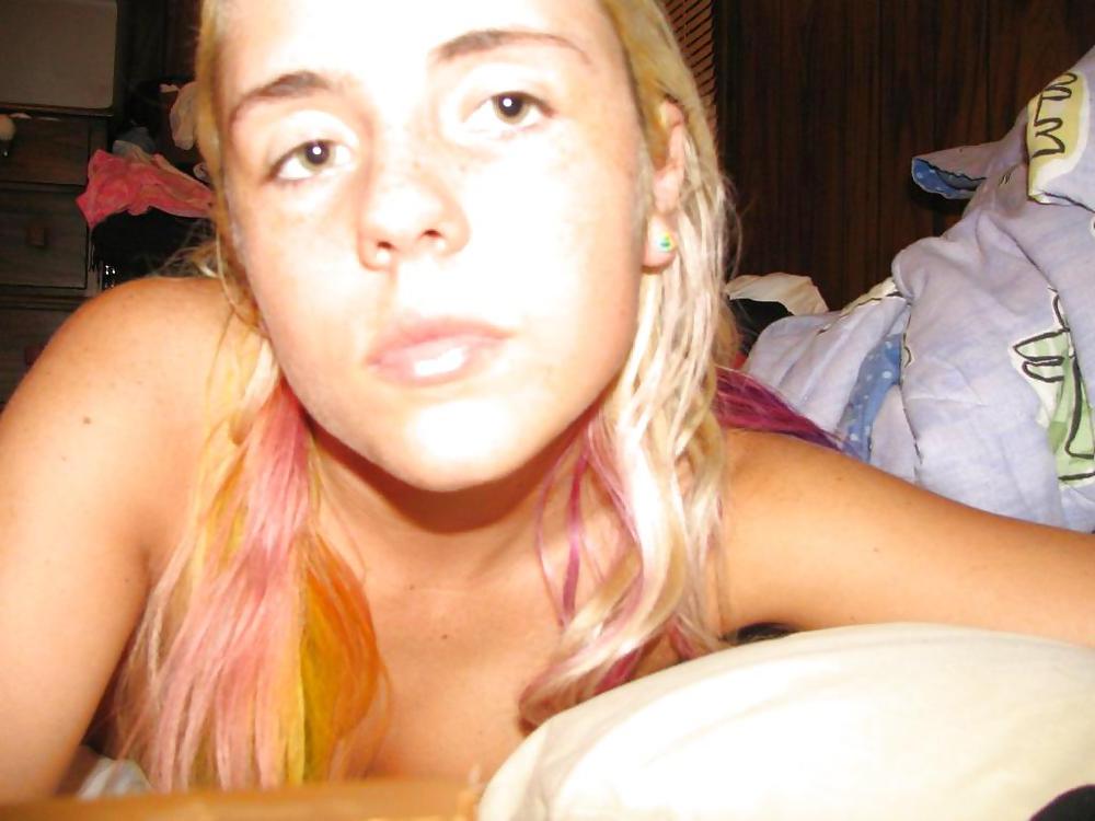 25P BLONDE TEEN POSING