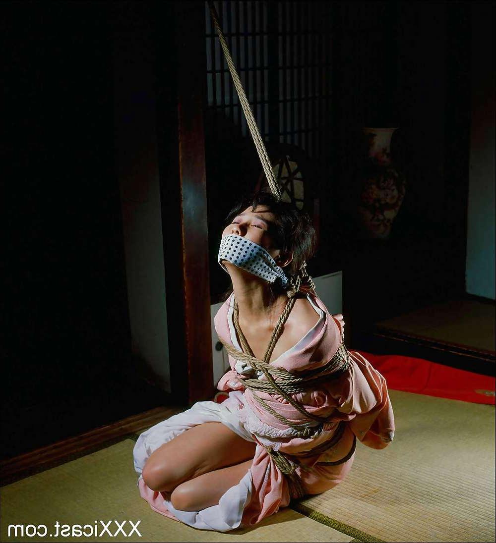 10P Shibari Bound Asian