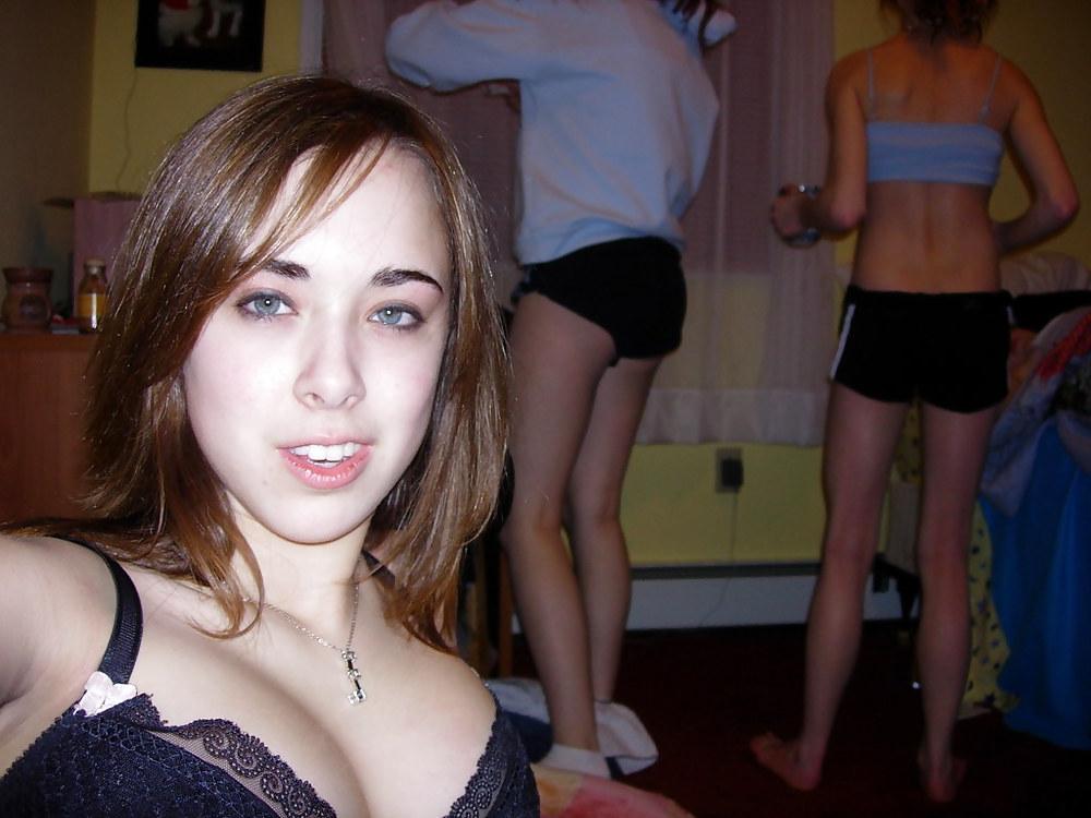 25P Strip poker teens