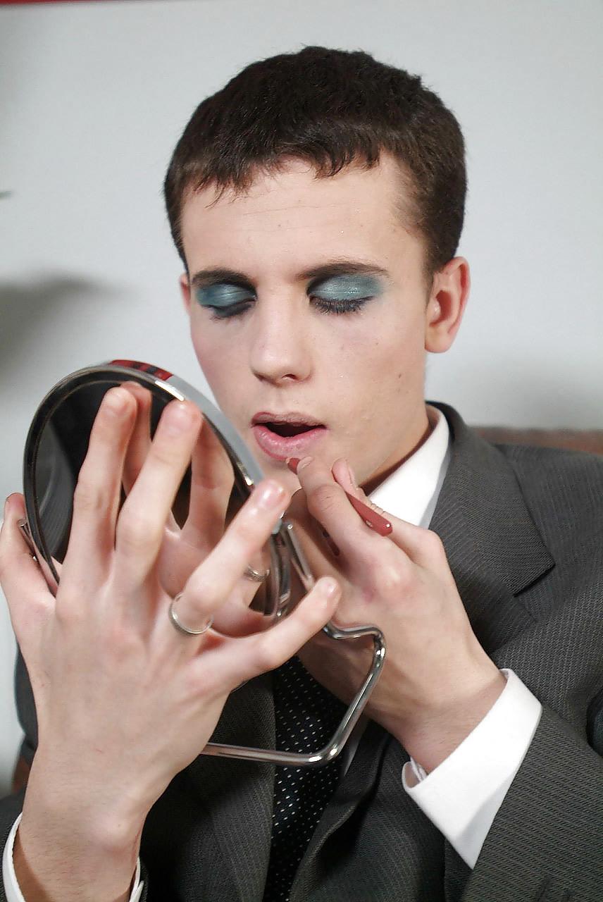 25P Boys Make-up love to be crossdressing