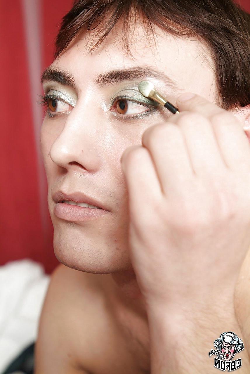 25P Boys Make-up love to be crossdressing