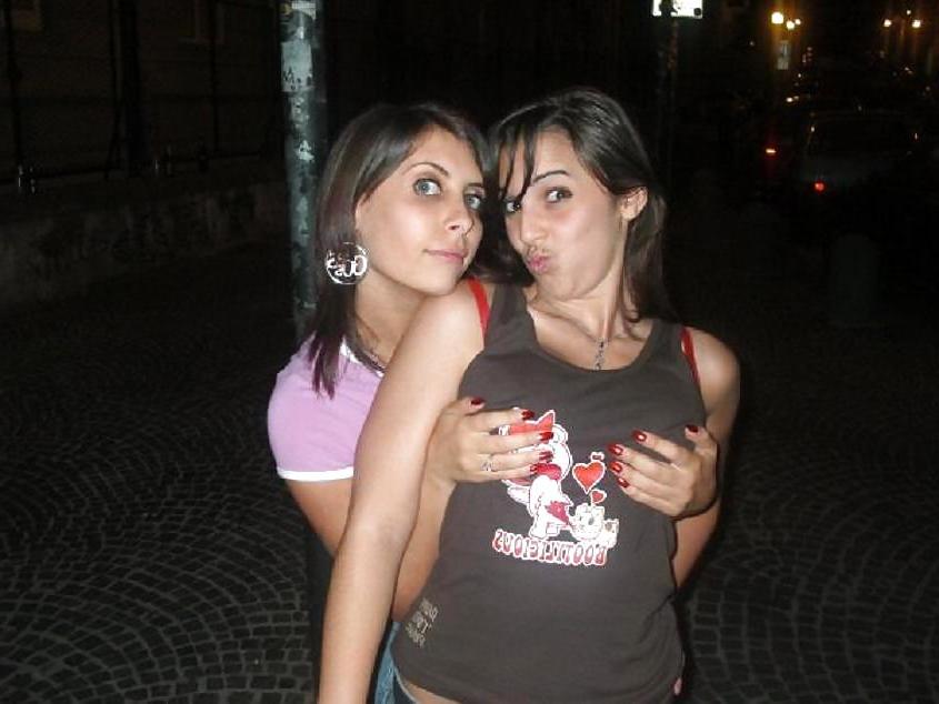 9P Italian girl: Simona