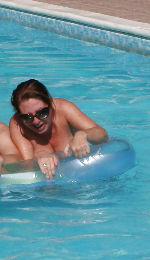 6P Betty in piscina