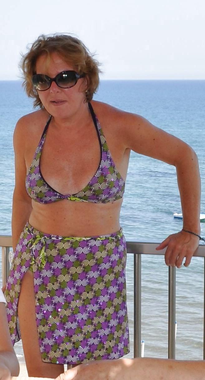 6P Betty in piscina