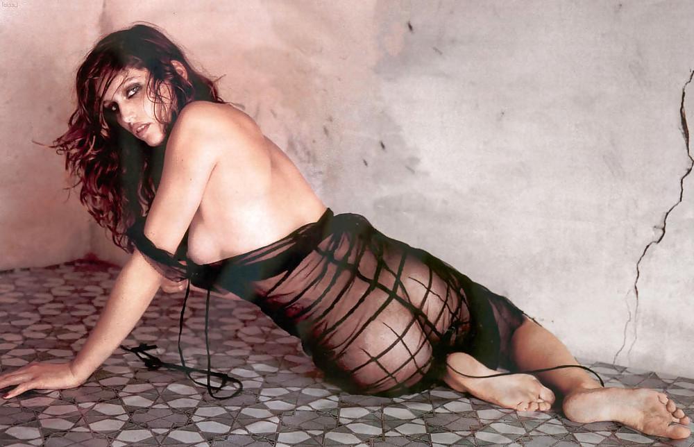 25P Laetitia Casta (Nue)
