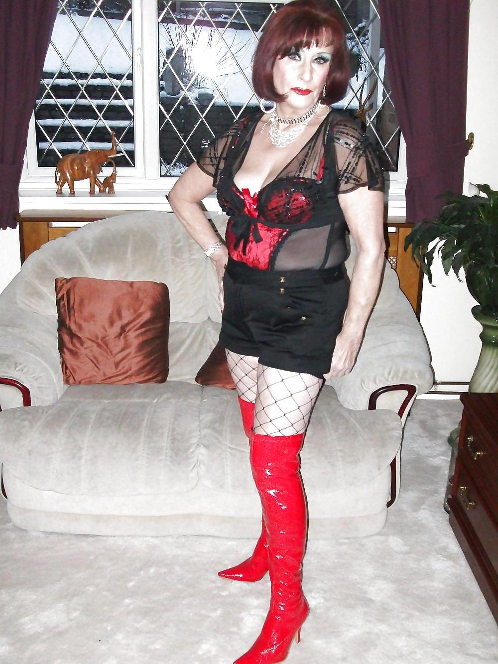25P G I L F  Slut  17