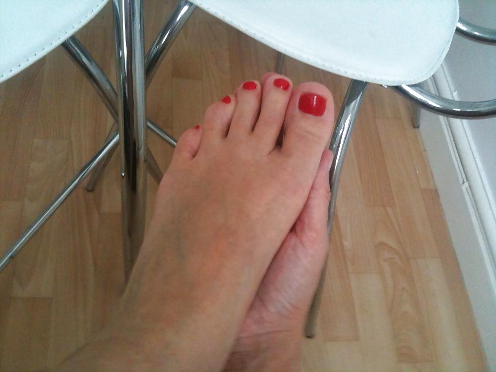 4P Boyfriend has a fetish for my feet