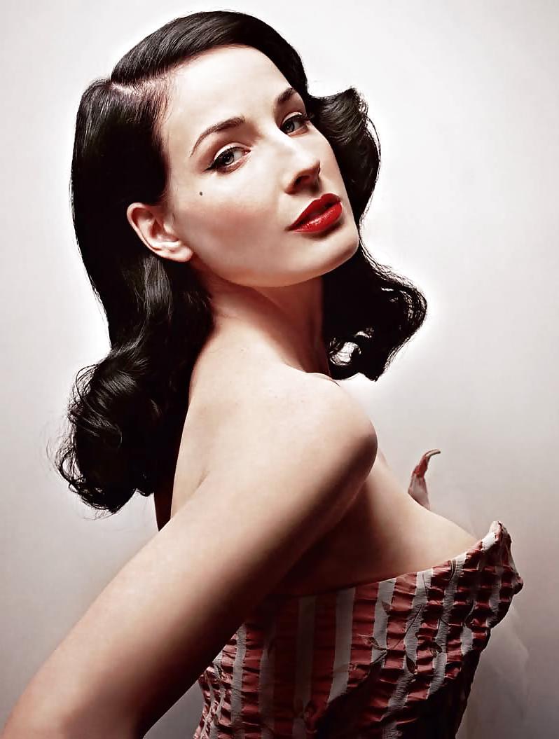 25P Dita Von Teese (HQ)