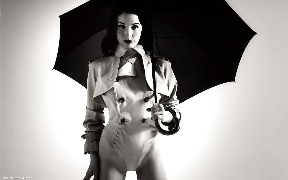 25P Dita Von Teese (HQ)