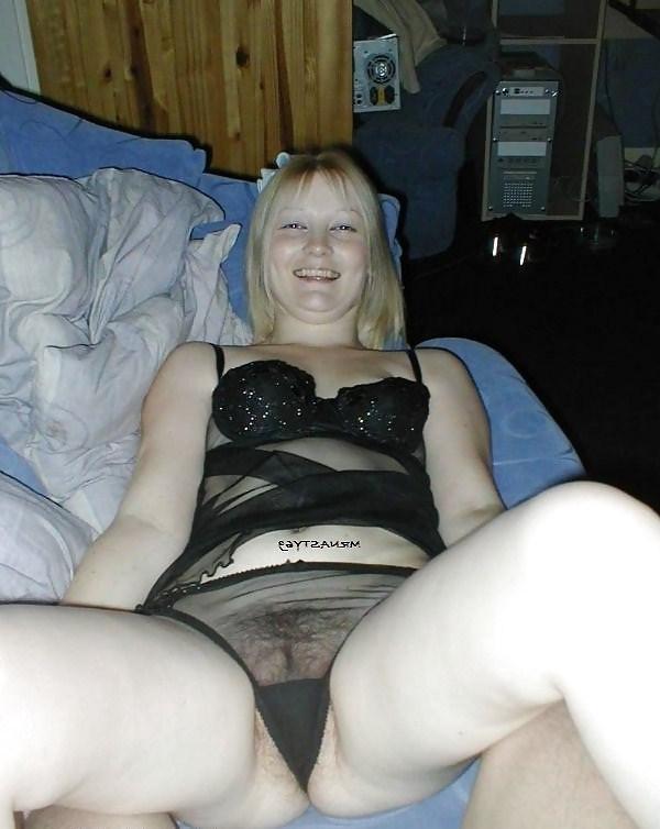 25P Horny Wives Posing