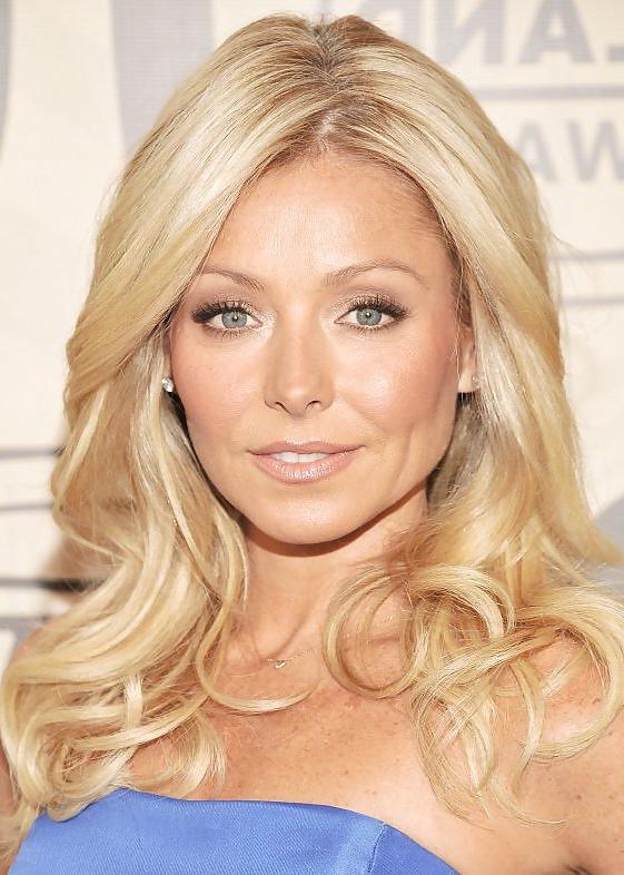 25P Celebrity MILFS.3 questions...Which one?