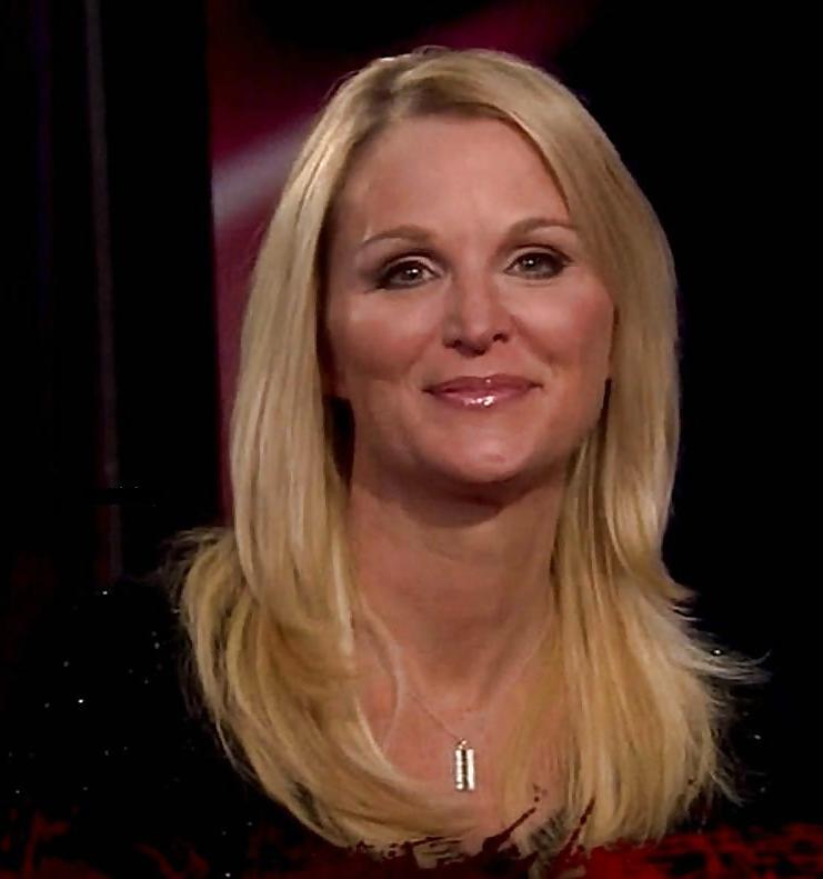 25P Celebrity MILFS.3 questions...Which one?