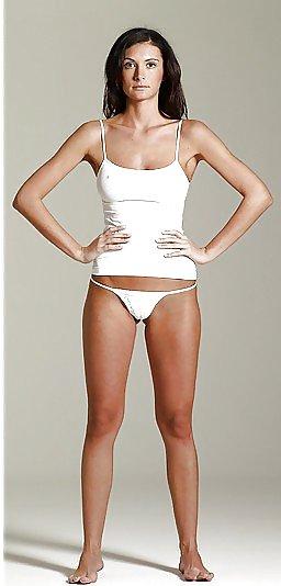 25P Girls posing hands to the hips