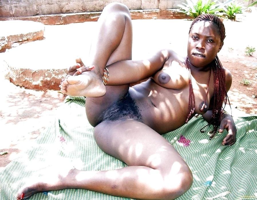 25P Ghetto whores getting horny
