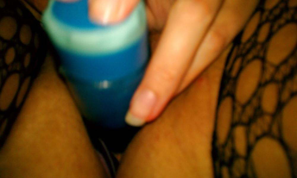 25P My Sexy Ass Wife Posing & Playing! PLEASE RATE AND COMMENT!