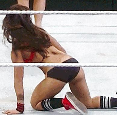 11P Aj lee makes me wanna smack it so hard