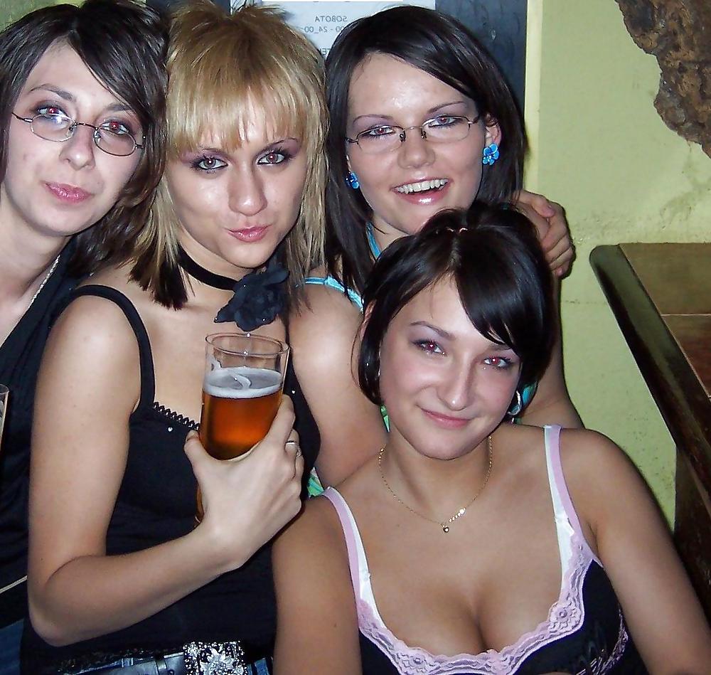 16P Hot Brunette NICE BIG TITS 