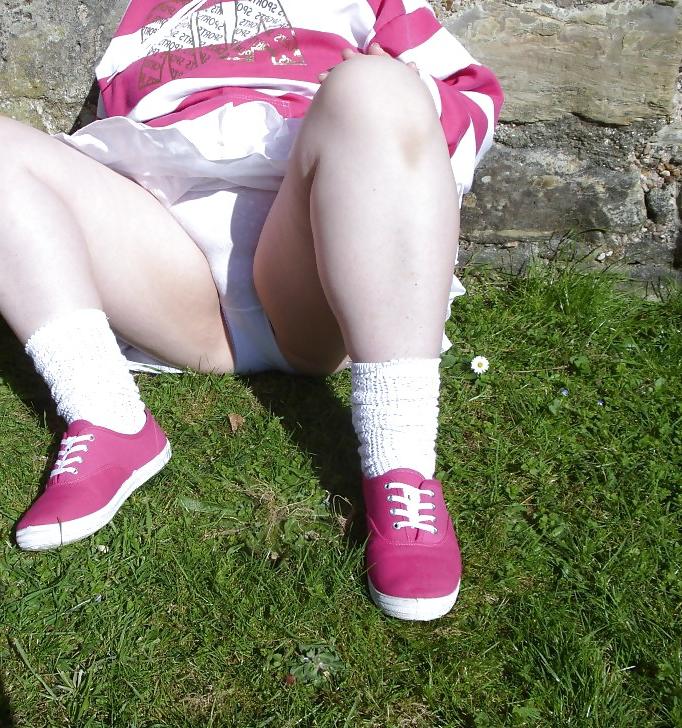 25P The wife posing outdoor