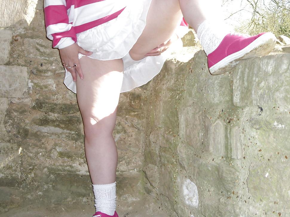 25P The wife posing outdoor