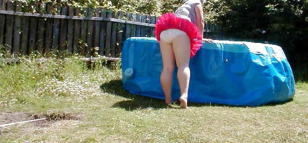 25P The wife posing outdoor