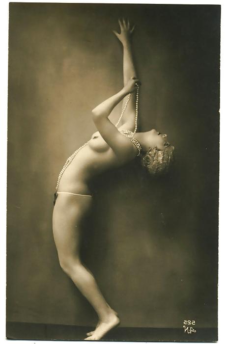 25P Vintage white beauties B&W