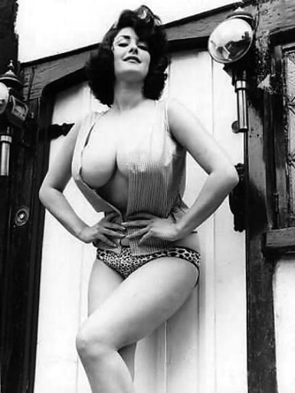 25P Vintage white beauties B&W