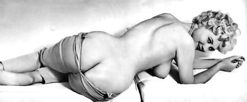 25P Vintage white beauties B&W