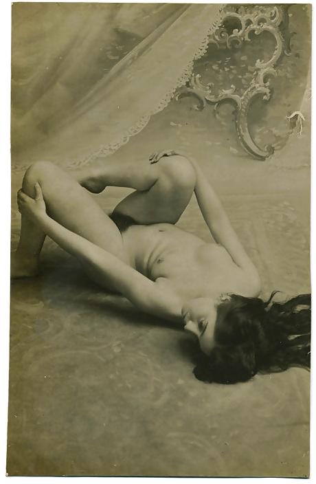 25P Vintage white beauties B&W