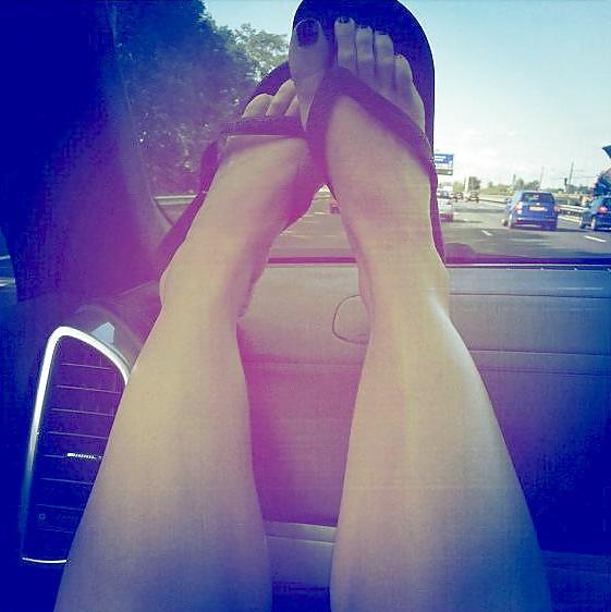 25P Celebrity feet 2