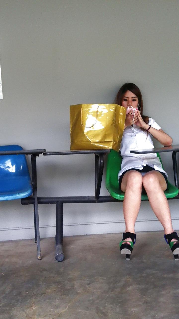 23P Upskirt Student 01