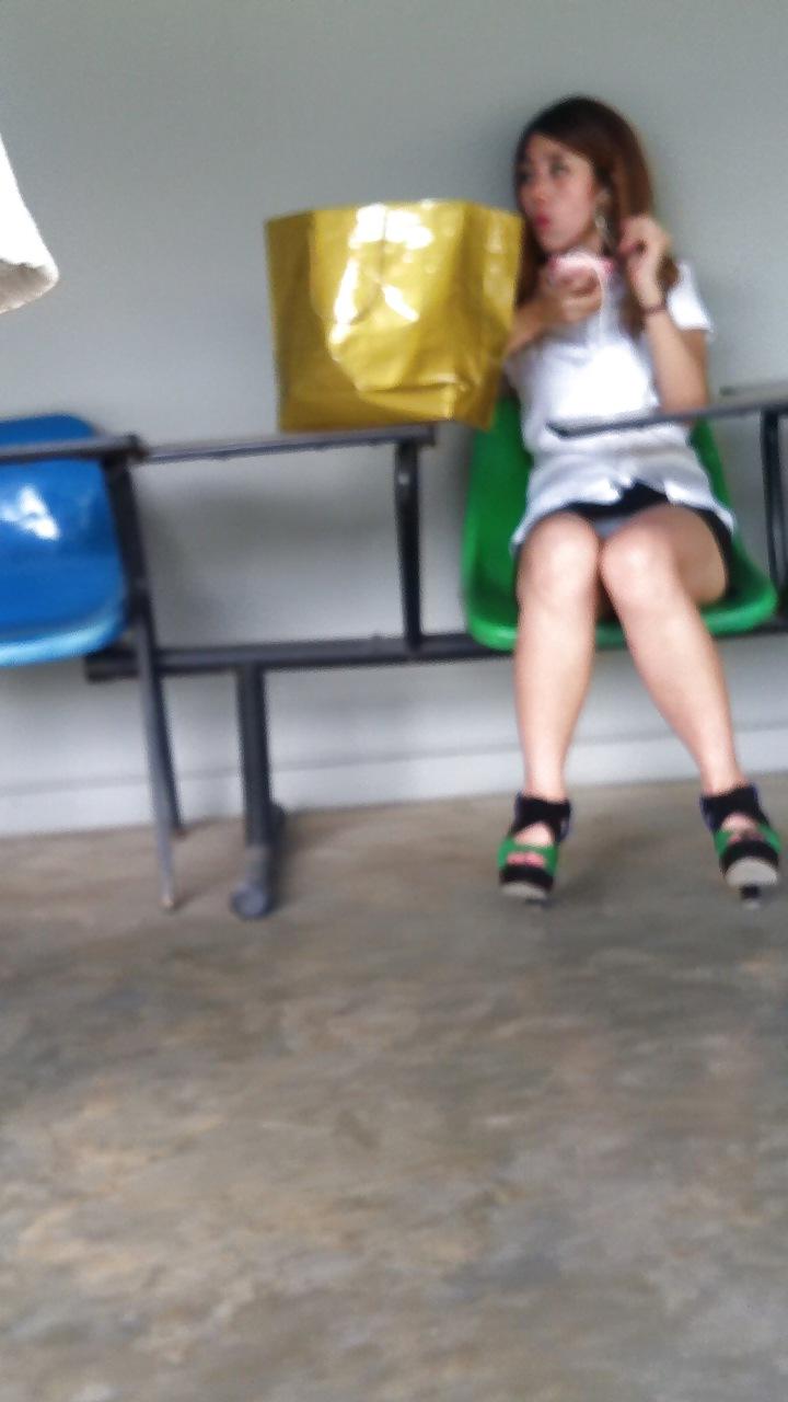 23P Upskirt Student 01