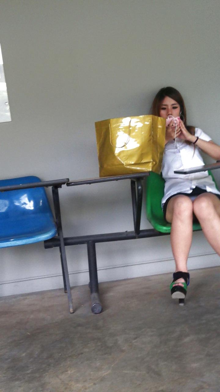 23P Upskirt Student 01