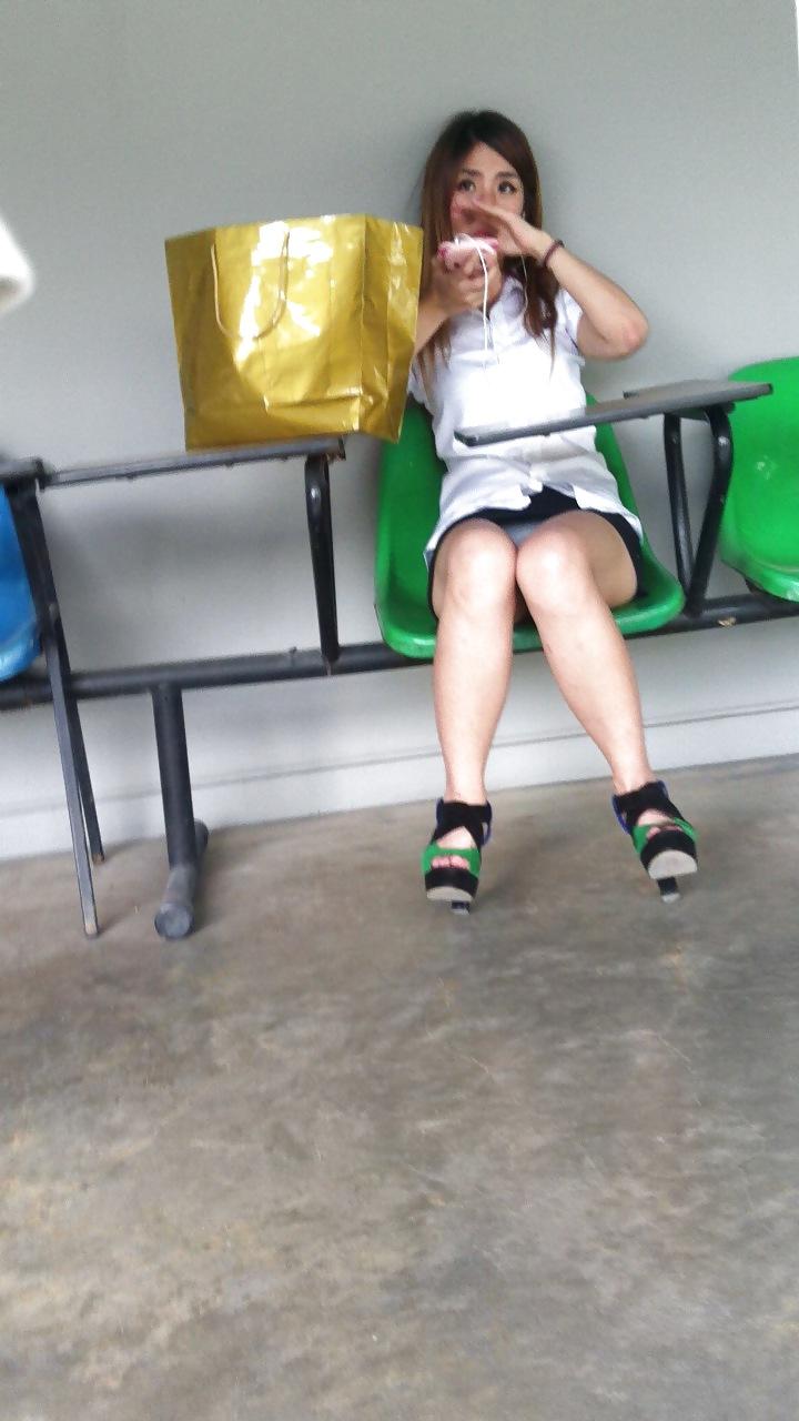 23P Upskirt Student 01