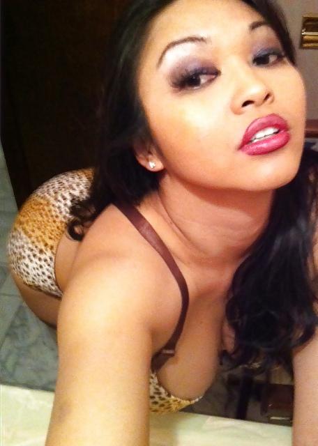 19P Mika Tan Twitter Photo's