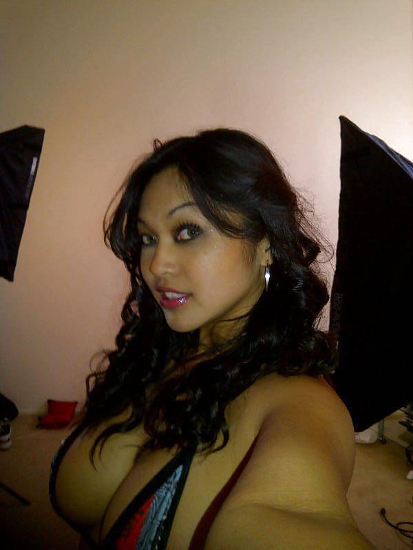 19P Mika Tan Twitter Photo's