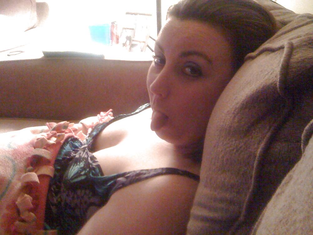 25P Chubby AM Wife Sucking