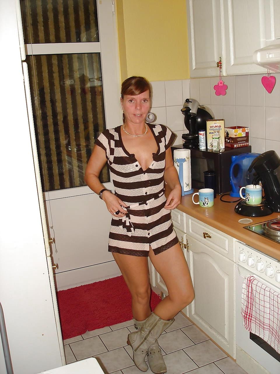 18P MILF lutscht und reitet großen Schwanz