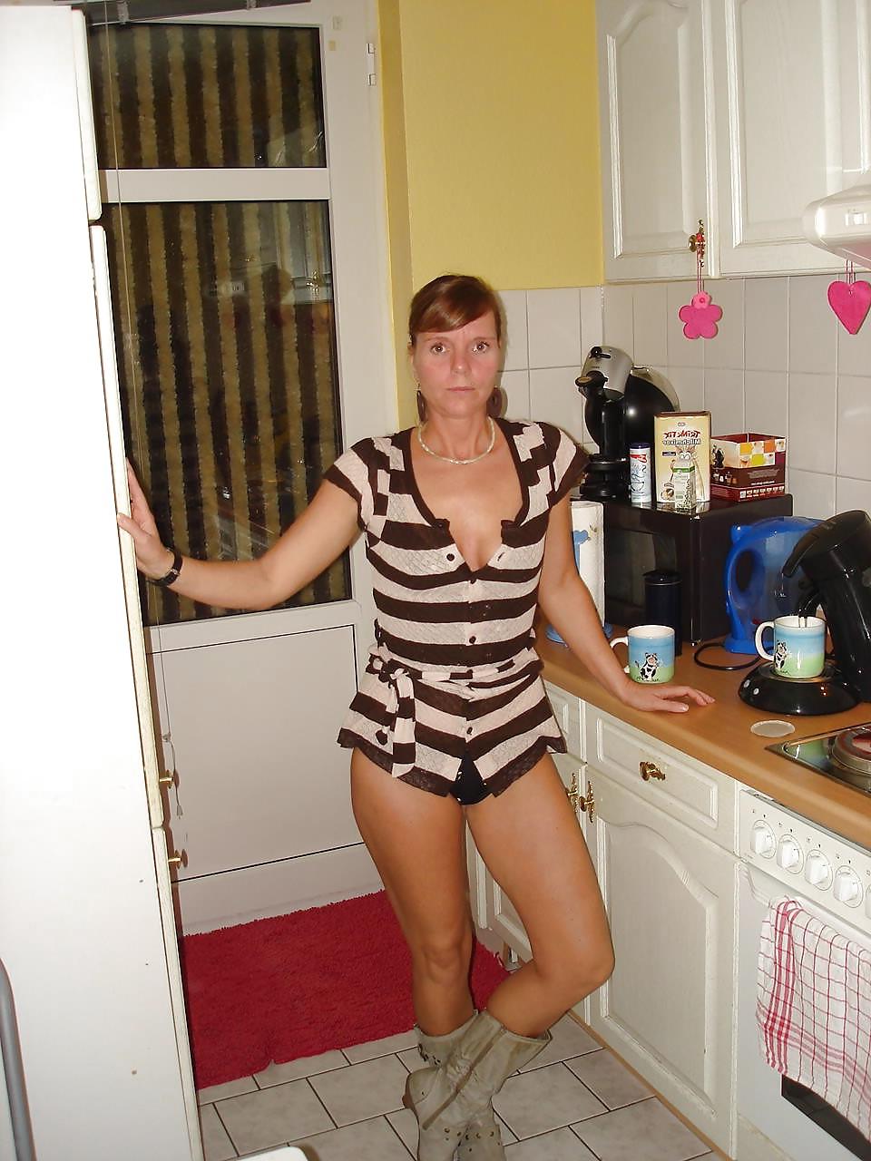 18P MILF lutscht und reitet großen Schwanz