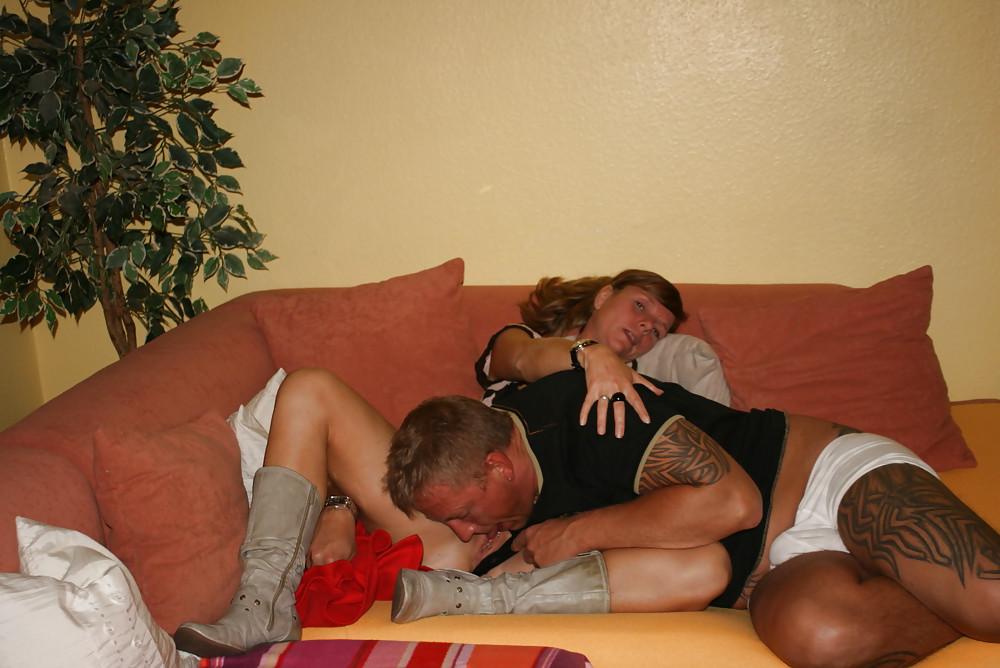 18P MILF lutscht und reitet großen Schwanz