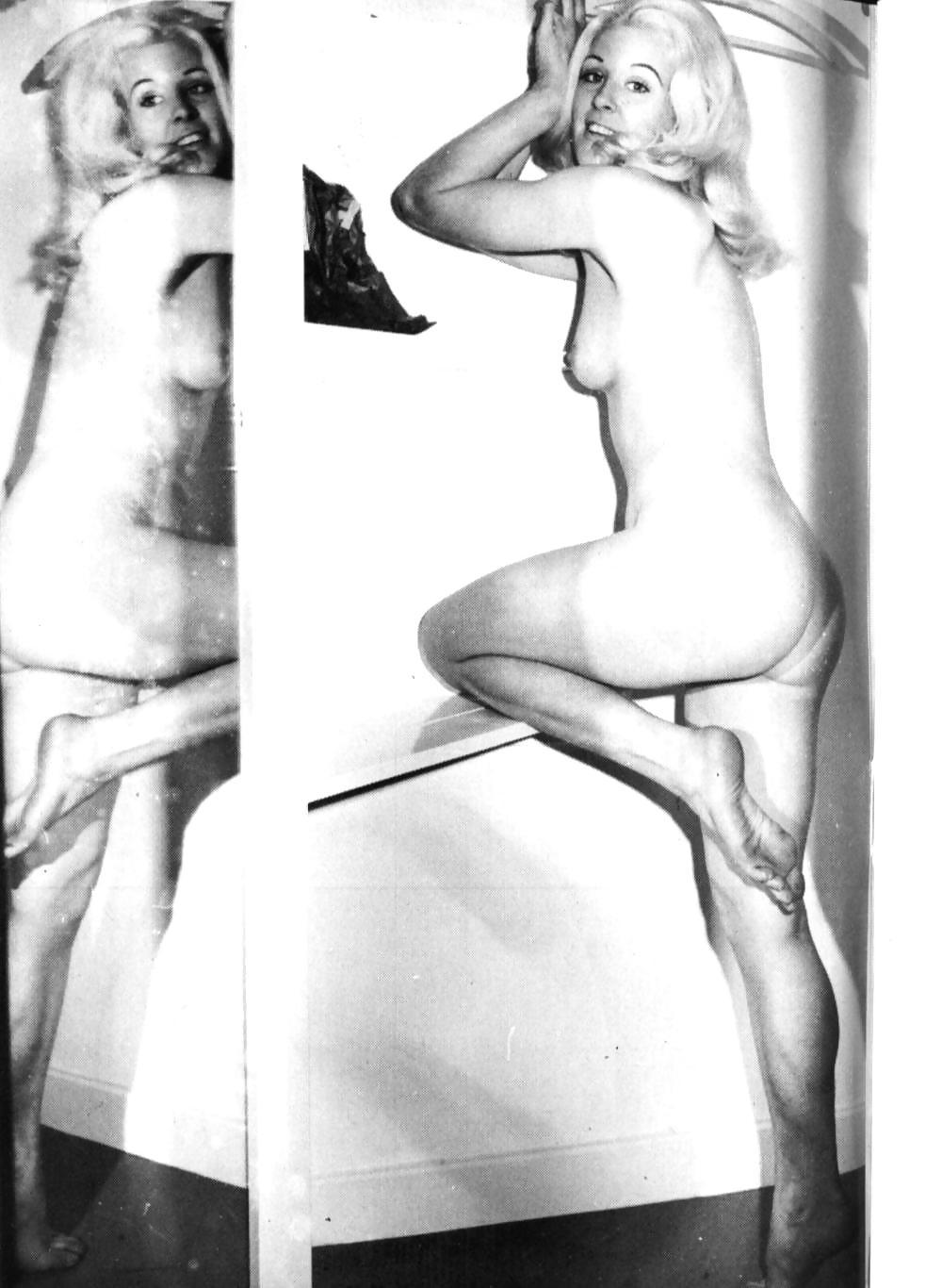 25P Vintage Blonde B&W