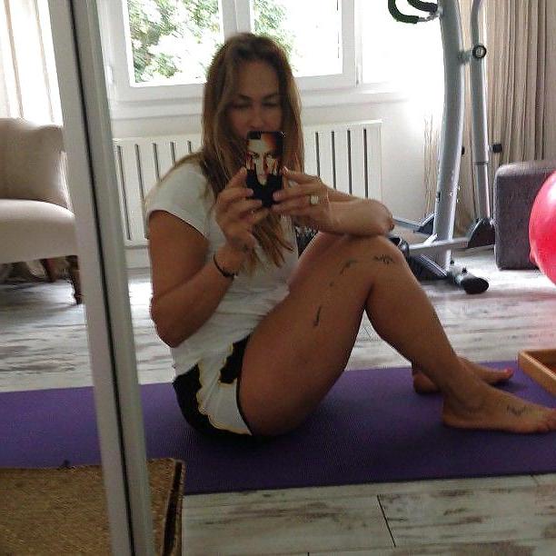 25P Hulya Avsar Sexy Turkish Milf